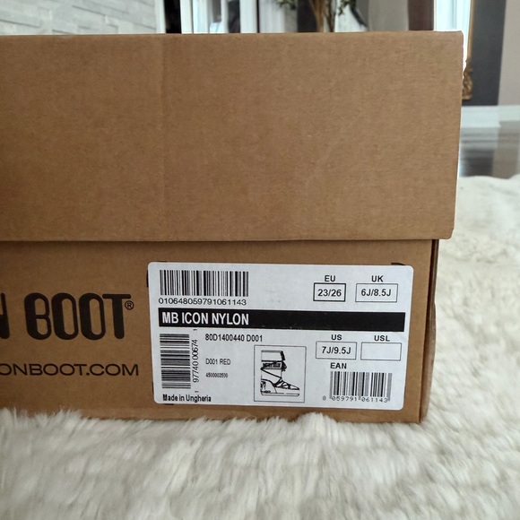 Moon Boot Icon Nylon in Dazzling Red - Picture 2 of 6